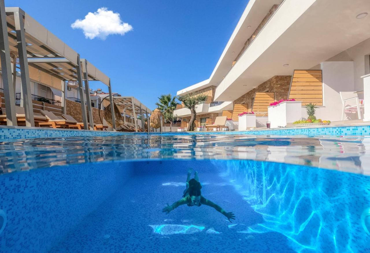 Imagine Luxury Suites Nikiti  Extérieur photo