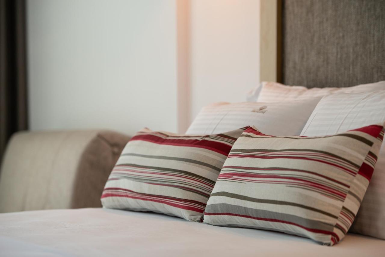 Imagine Luxury Suites Nikiti  Extérieur photo