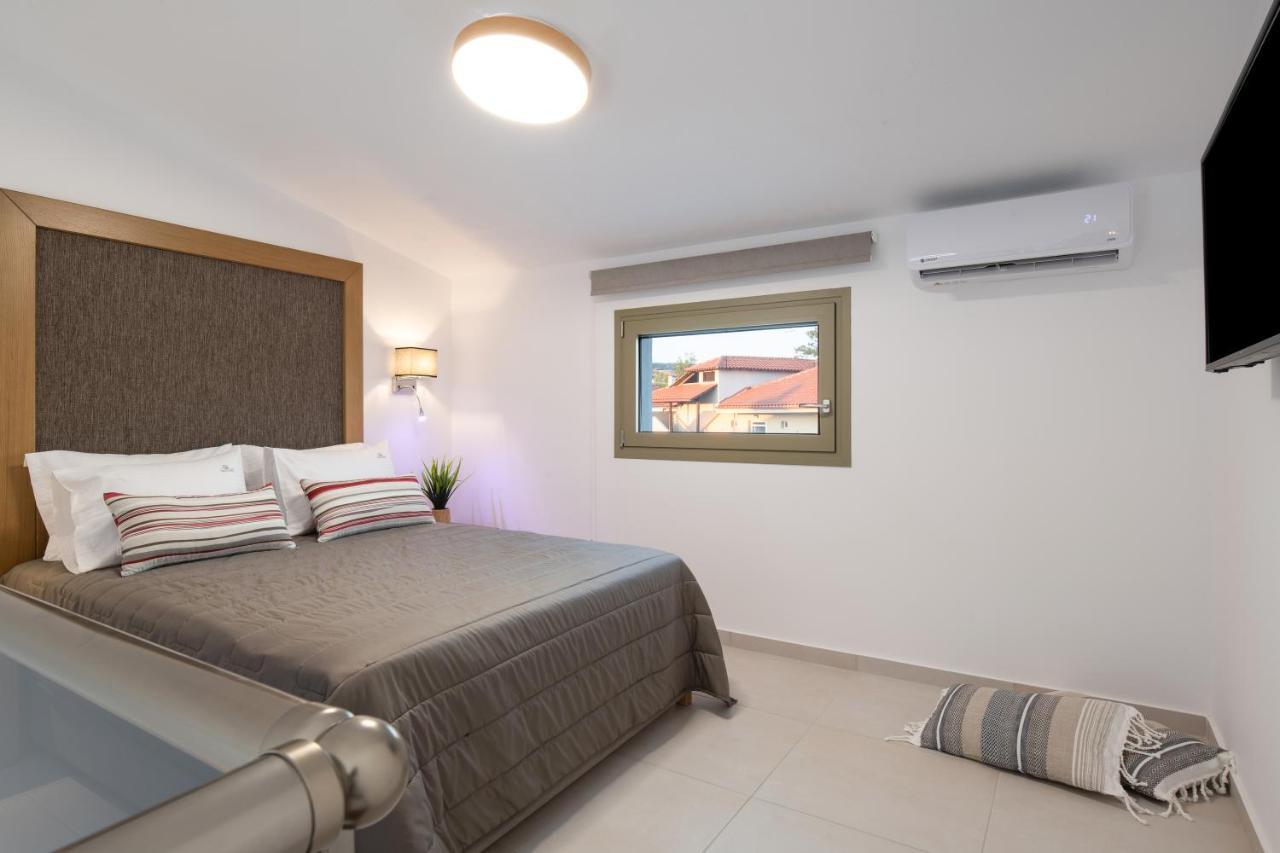 Imagine Luxury Suites Nikiti  Extérieur photo