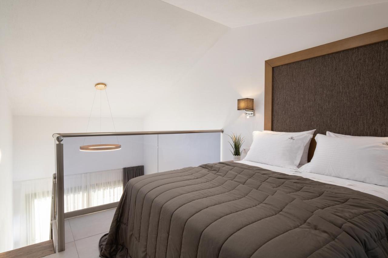 Imagine Luxury Suites Nikiti  Extérieur photo